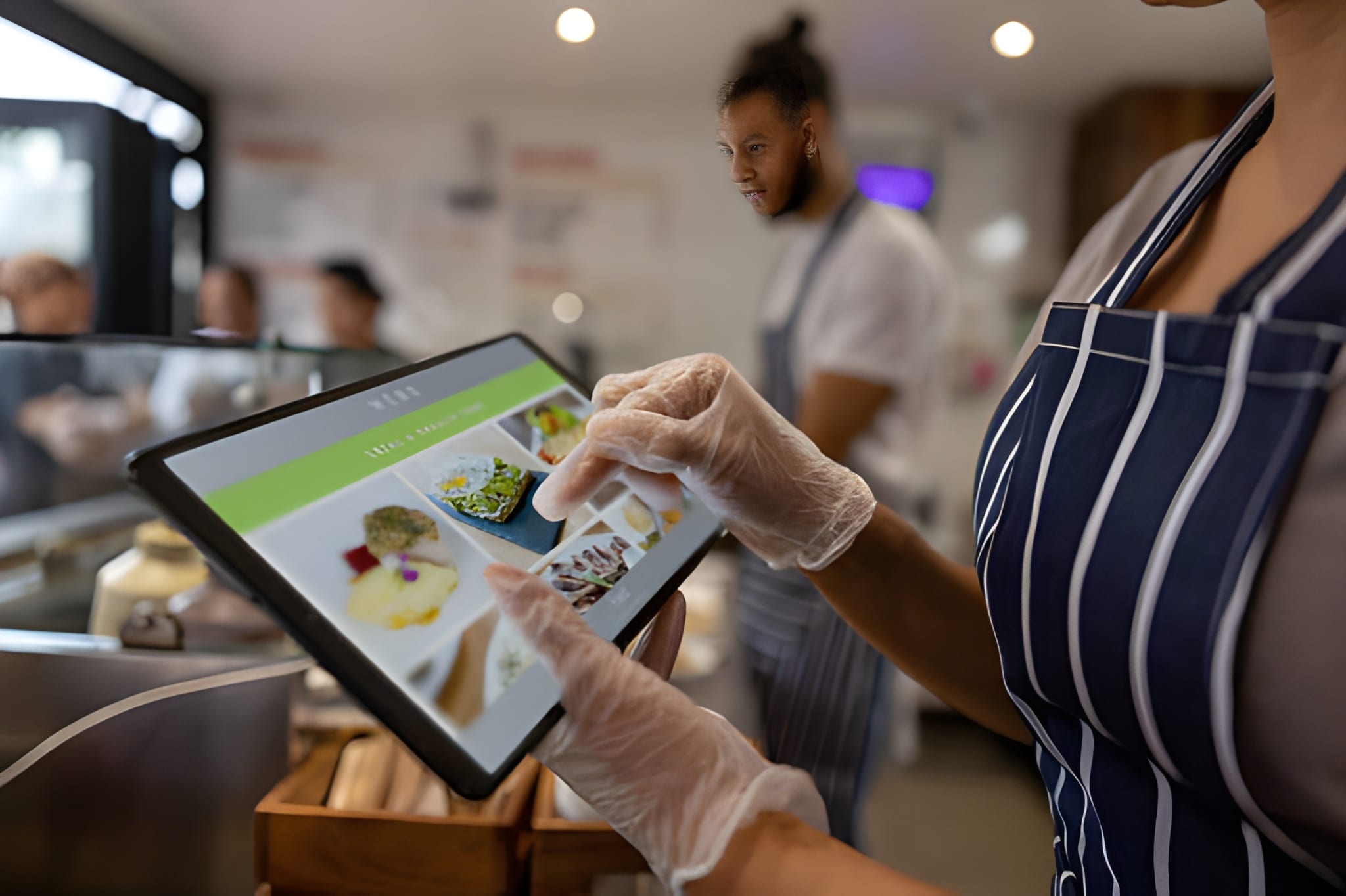 How Restaurants Use AI to Cut Costs and Boost Efficiency